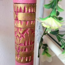 Pink wooden pole detail