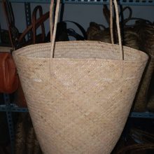 Can Kats weaven basked natural